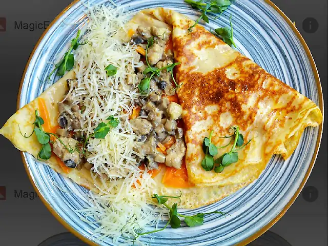 Млинець Жульєн з куркою та пармезаном