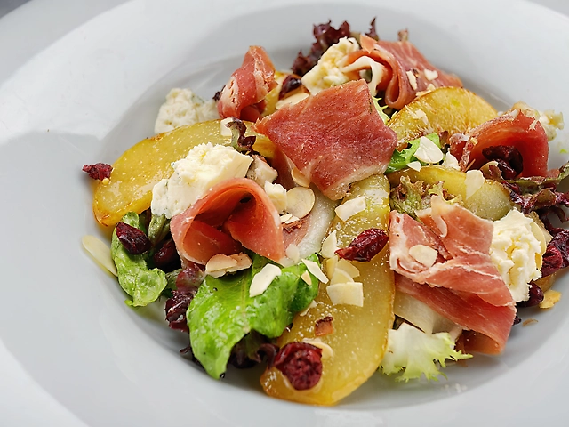 Salad with pear, jamon and Dor Blue cheese