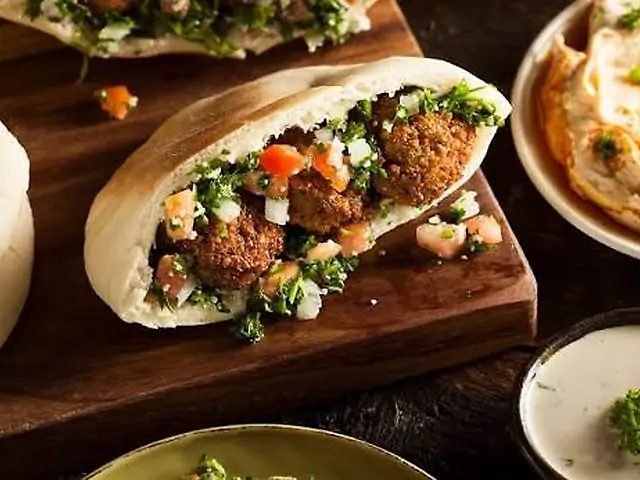 Фалафель в ( лепешке ) шаучак