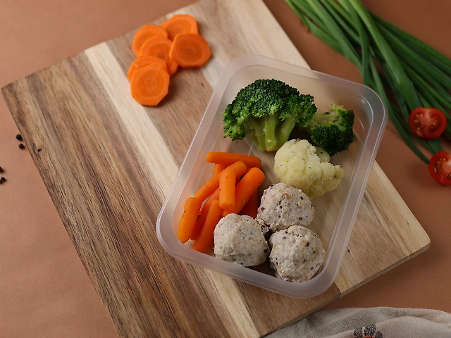 Мітболи індюшачі з кіноа та овочами