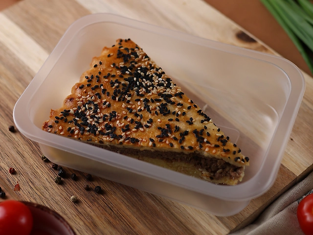 Пиріг з яловичини та картоплею