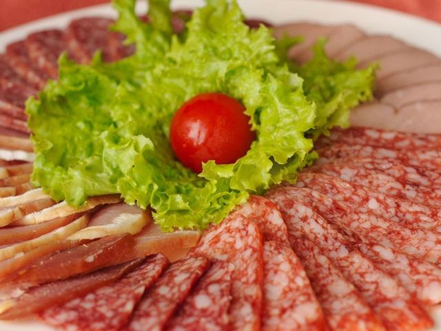 Доска мясных деликатесов