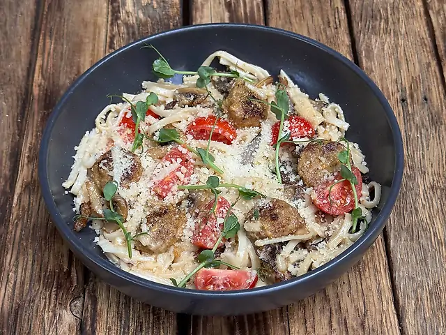 Удон з Veg Chicken крокетами та грибами у вершковому соусі