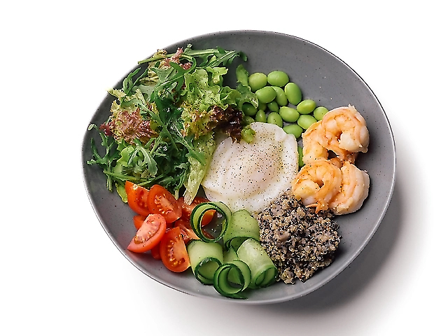 Quinoa and shrimp bowl