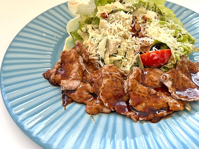 Warm salad with veal