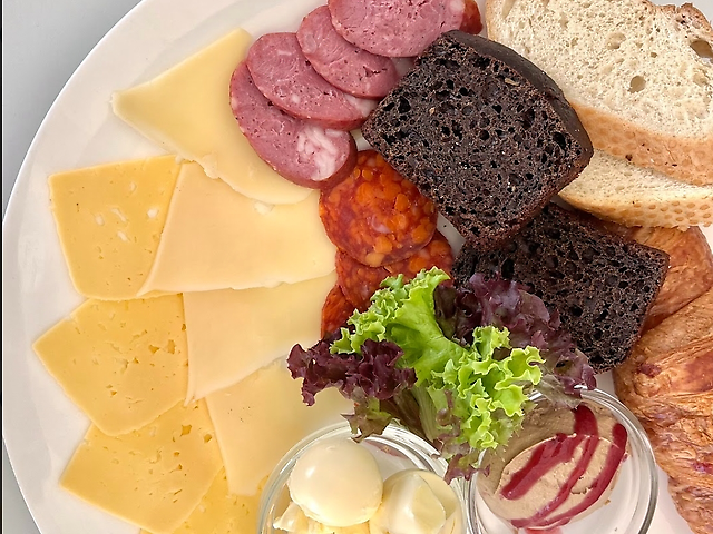 Signature Veranda breakfast
