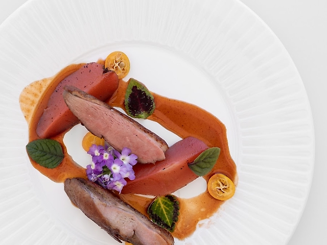 Duck fillet with spiced pear