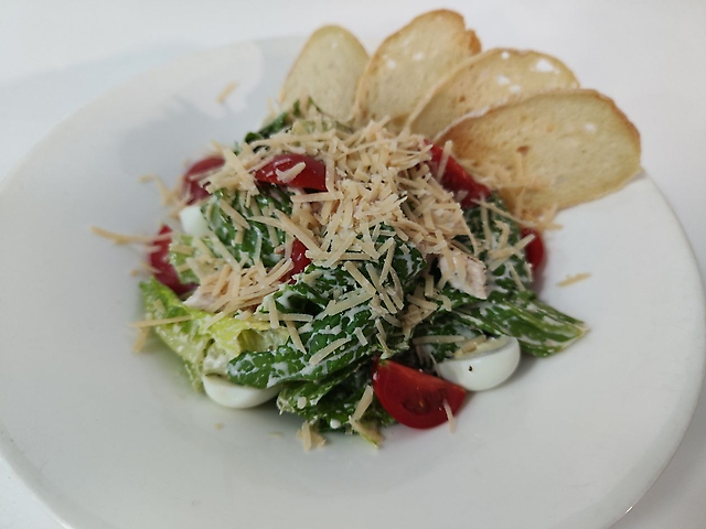Caesar with turkey dishes