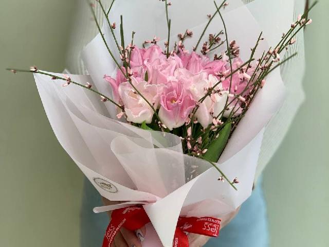 Букет (тюльпан, джениста)