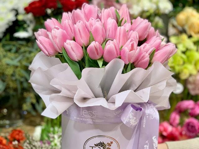 Букет в шляпной коробке 111