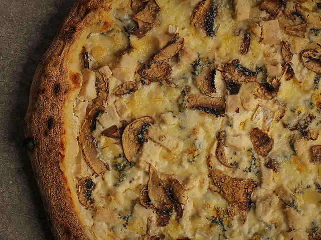 з індичкою та сиром брі