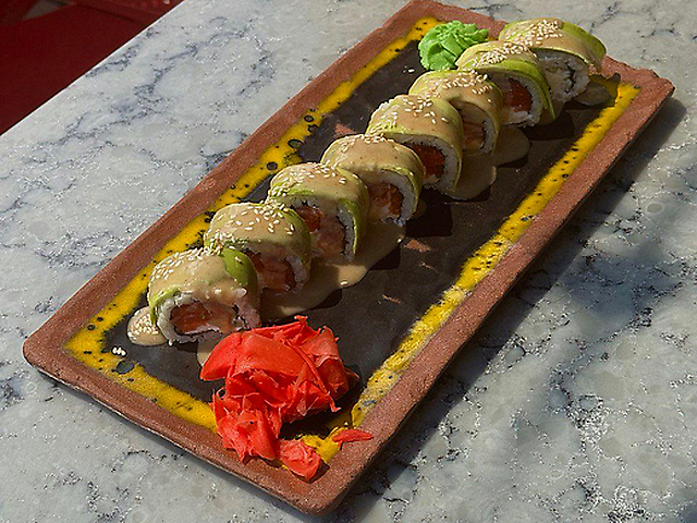 Такусан з подвійним лососем