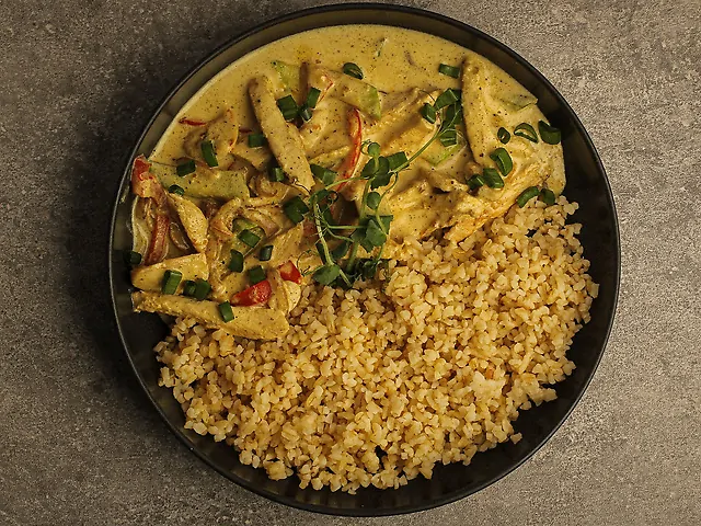 Булгур з курячим фрікасе