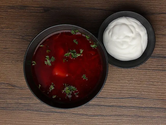 Борщ з яловичим м'ясом