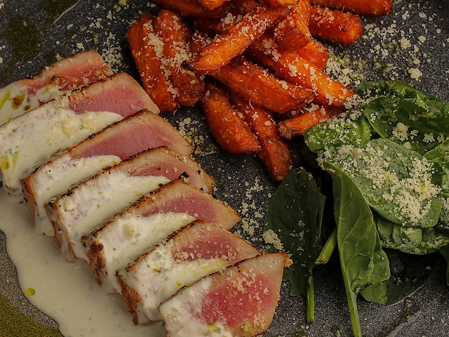 Стейк з тунця