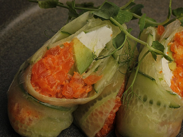 Спрінг рол з лососем