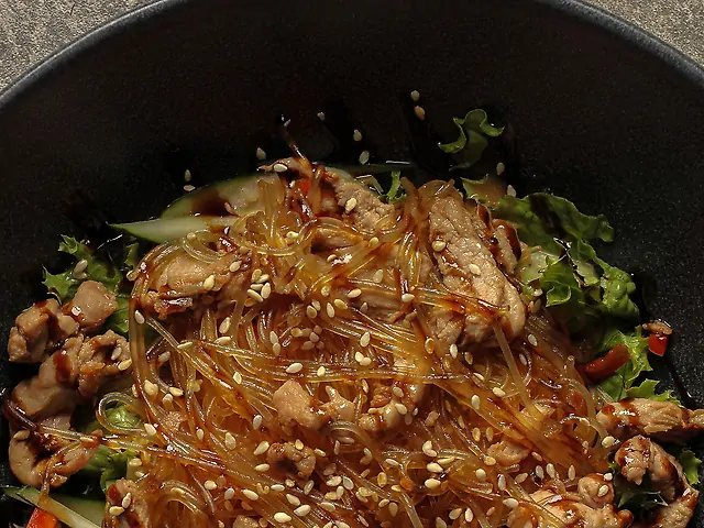 Тайський салат