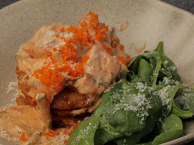 Деруни з лососем