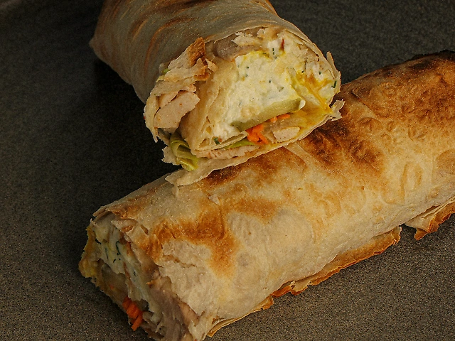 Лаваш з курячим стегном