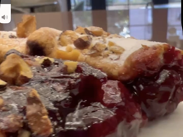 Галета з вишнею (час приготування 2 години)