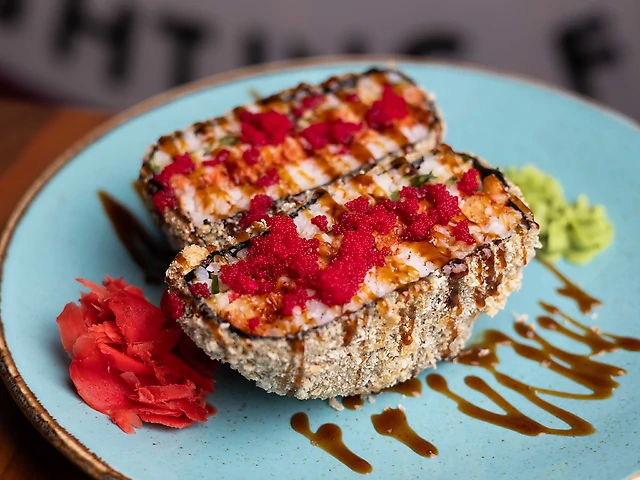 Суші-бургер з креветкою