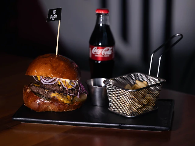 Тріпл Бургер