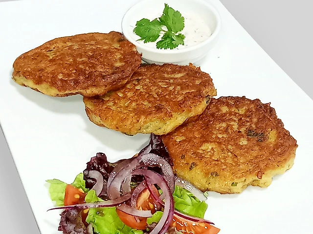 Деруни по-кавказьки з бараниною