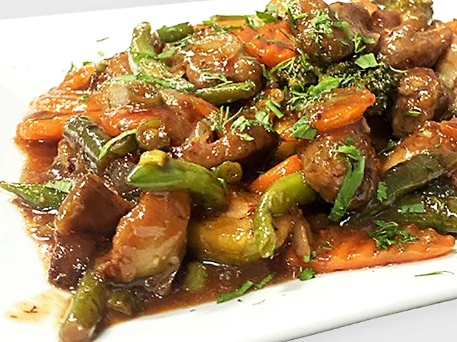 Телятина з овочами WOG