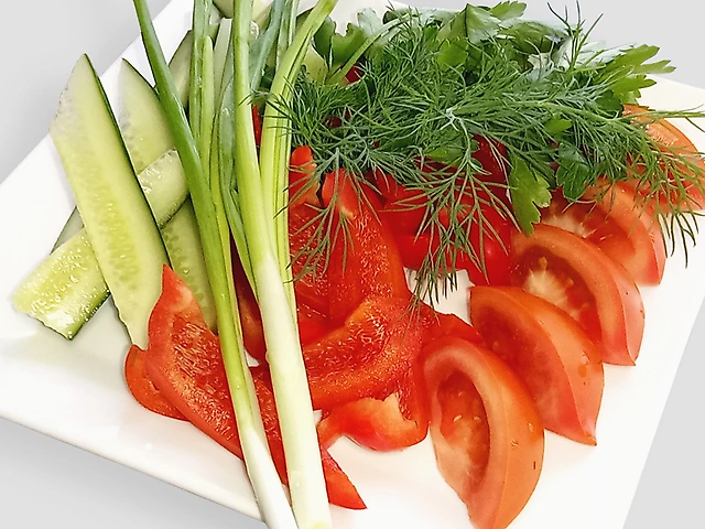 Овочева тарілка