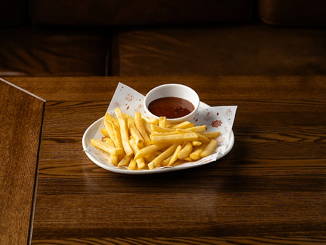 Картопля фрі з BBQ соусом