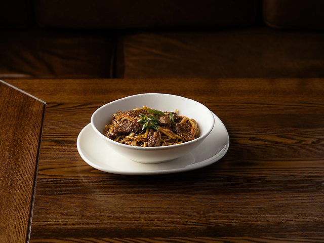 Яєчна локшина з яловичиною