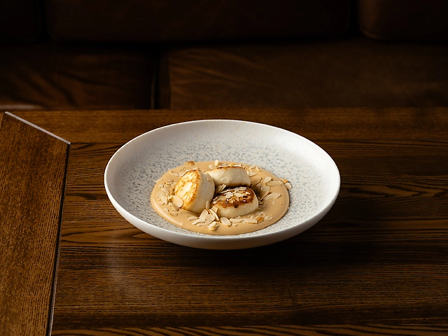 Сирники з соусом три молока