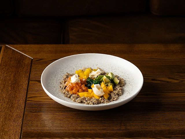 Боул з лососем