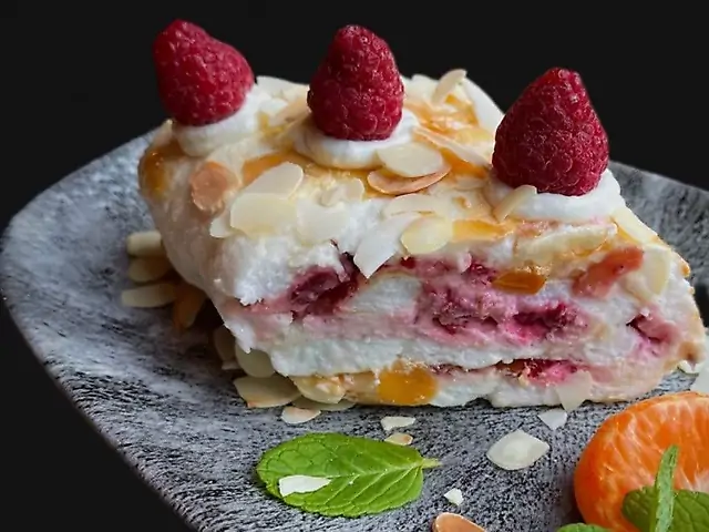 Меренговый рулет