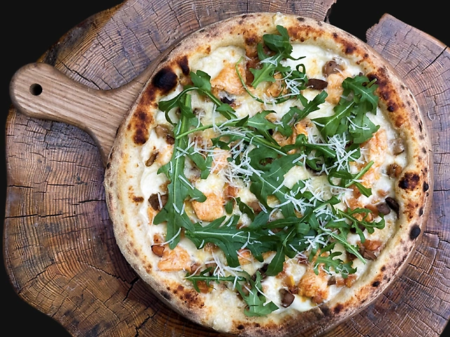 Піца з індичкою та айвою карамелізованою.