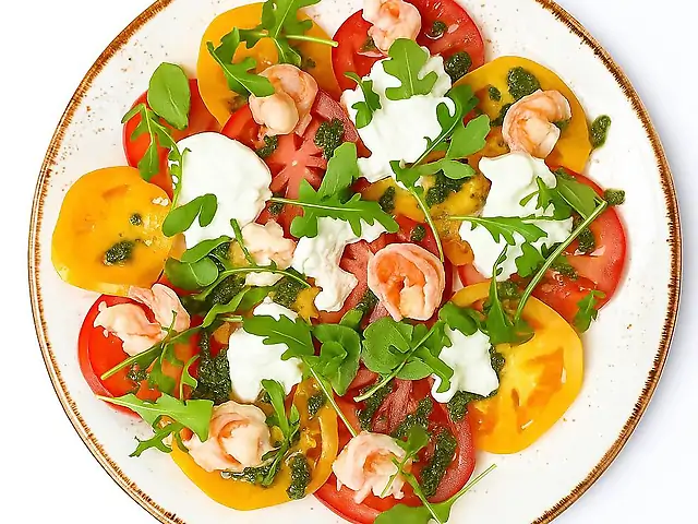Карпачо з томатами, буратою та креветками
