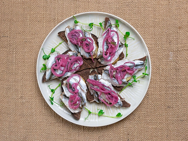 Канапки з тюлькою