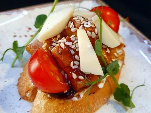 Бутер с курицей терияки