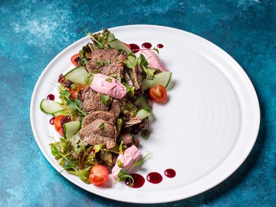 Салат с телятиной