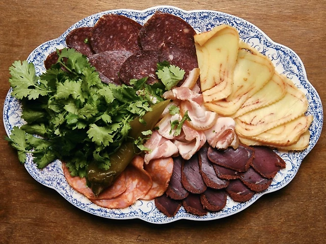 Мʼясна нарізка