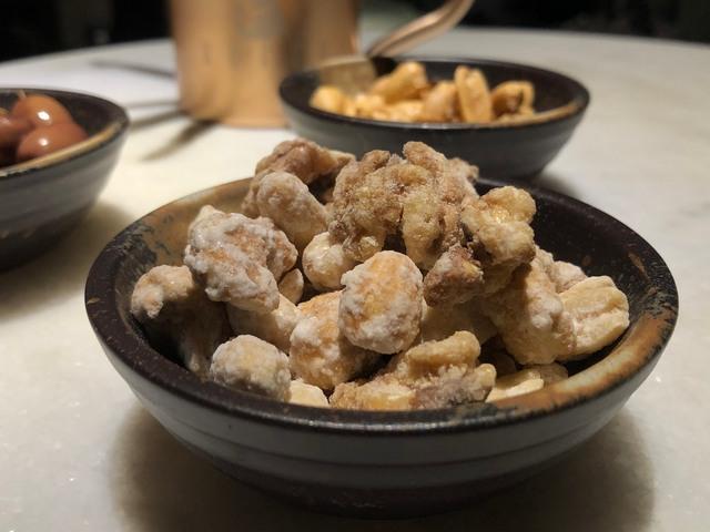 Орехи в соленой карамели