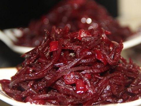 Буряк з горіхами