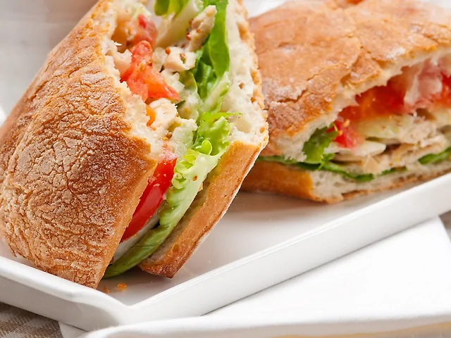 Мини сандвичи с курицей в чиабате