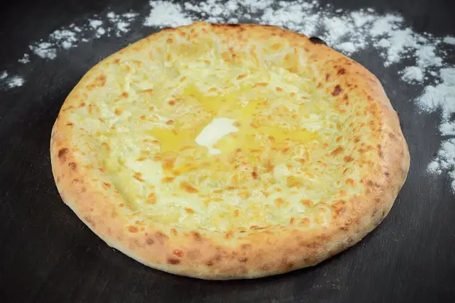 ХАЧАПУРІ ПО-СВАНСЬКИ (КУБДАРІ)