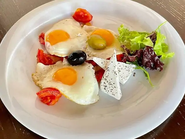 Яичница по гречески
