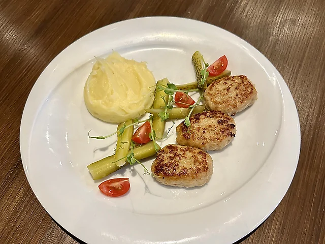 Котлеты из цыплёнка с пюре