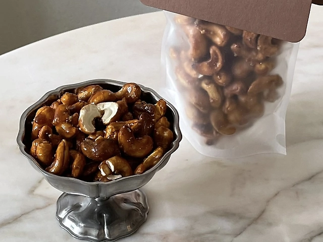 Кеш'ю в карамелі з сіллю 100g.