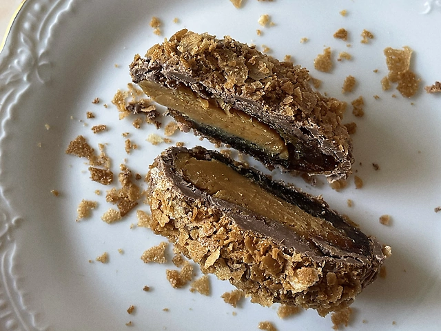 Фінік в молочному шоколаді з карамельним сиром Гудбрандсдален