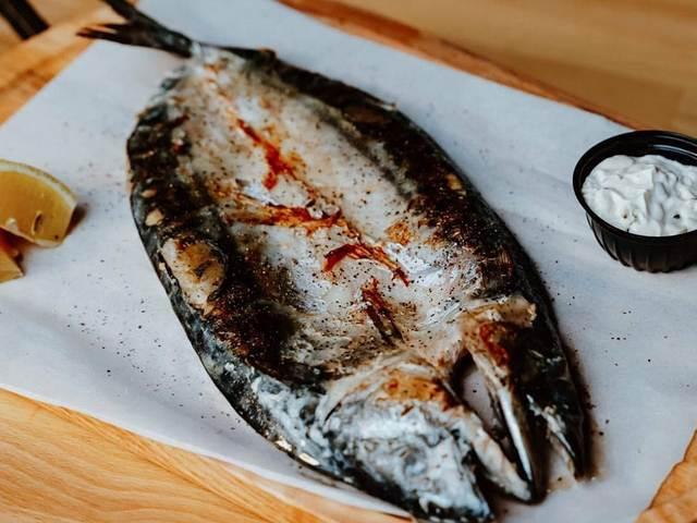 Скумбрія на грилі