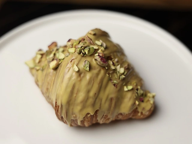 Круасан фісташковий